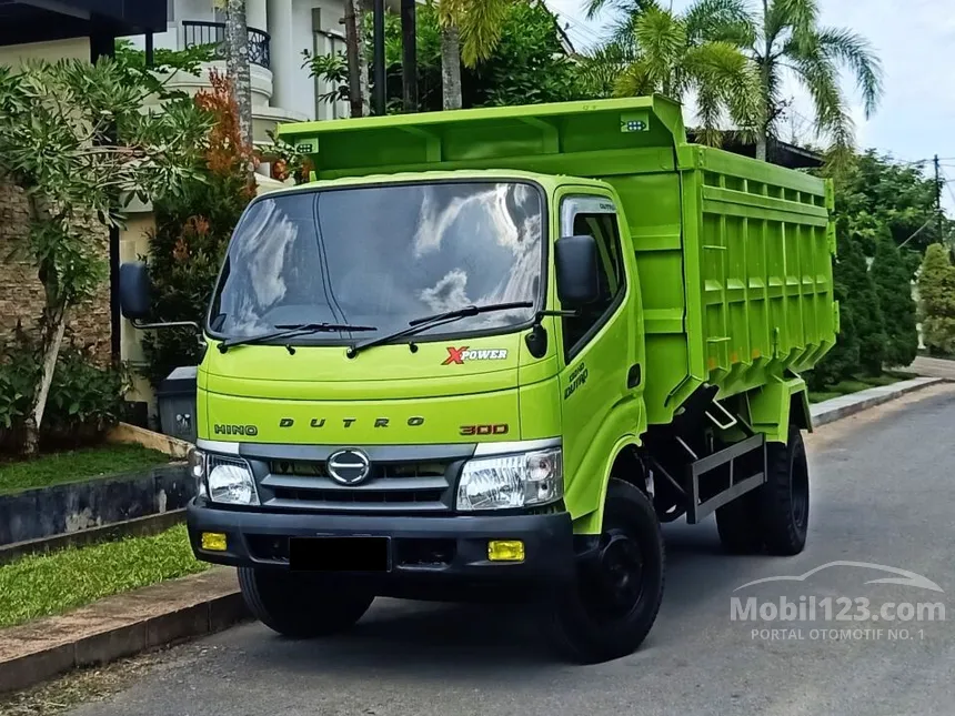 Jual Mobil Hino Dutro 2021 130 HD 4.0 di Kalimantan Barat Manual Trucks Hijau Rp 409.000.000