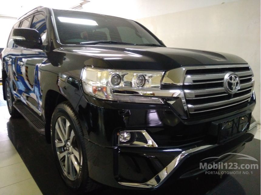 Jual Mobil Toyota Land Cruiser 2018 Vx R 4 5 Di Jawa Barat Automatic Suv Hitam Rp 2 299 300 000 4554205 Mobil123 Com