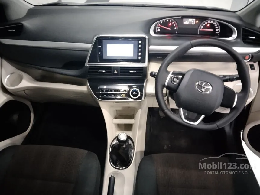 2017 Toyota Sienta V MPV