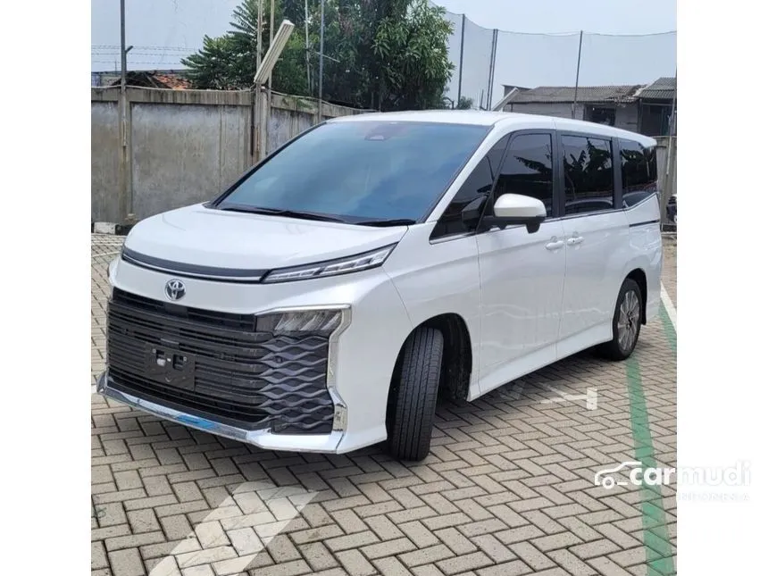 Jual Mobil Toyota Voxy 2023 2.0 di Jawa Barat Automatic Van Wagon Putih Rp 595.800.000