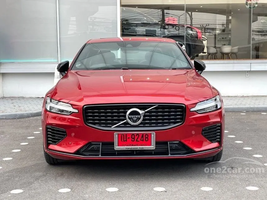 4wd Volvo R60 2022 Volvo S60 2.0 (ปี 20-28) Recharge T8 R-Design 4WD Sedan มือสอง One2car