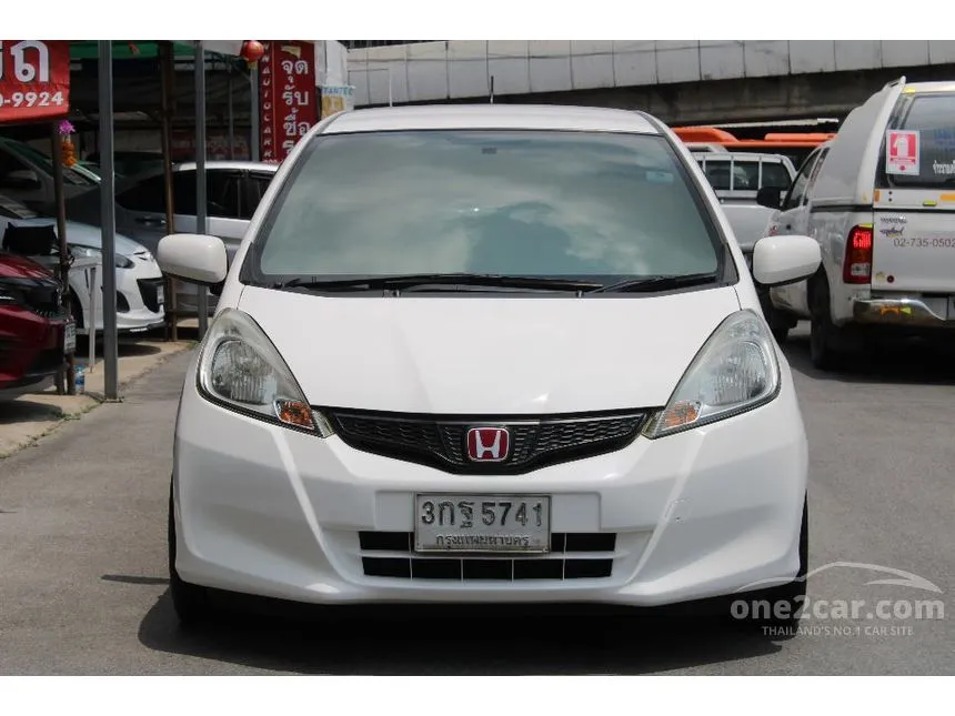 2014 Honda Jazz V i-VTEC Hatchback