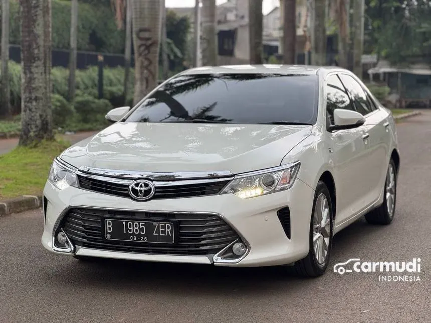 2015 Toyota Camry V Sedan