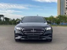 2024 Mercedes-Benz E200 2.0 Avantgarde Sedan M254 EQ-Boost (W214) Black on Brown Odo 22 Rb (TERMURAH)