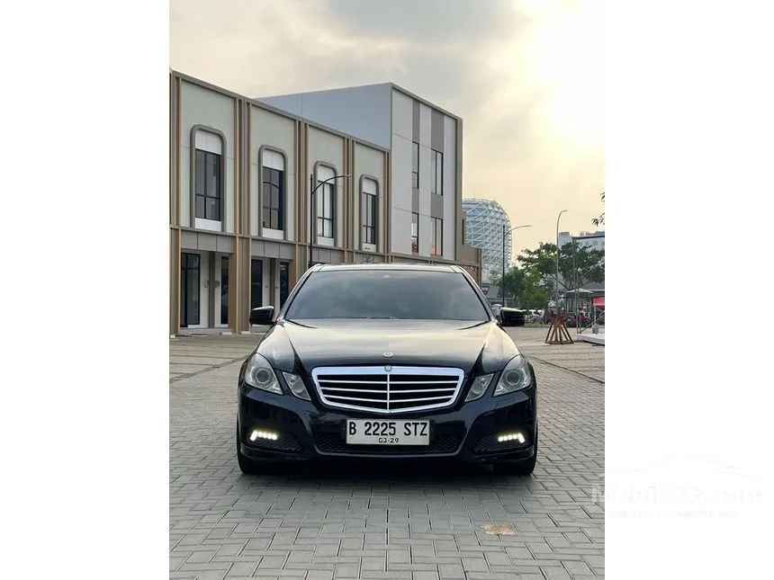 2010 Mercedes-Benz E300 Avantgarde AMG Sedan