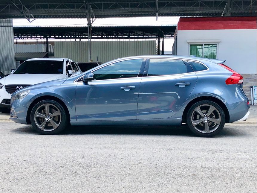 Volvo v40 2014