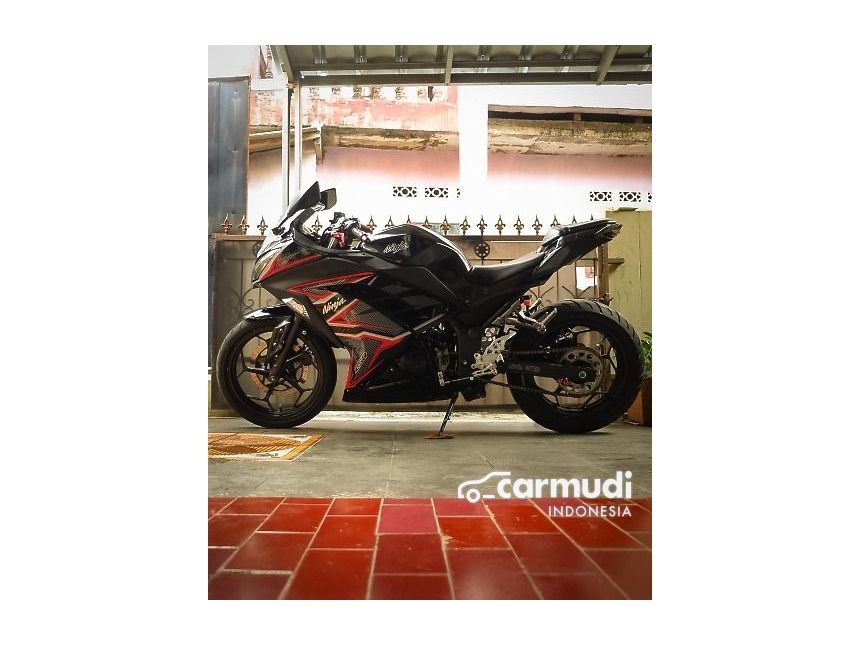 Jual Motor Kawasaki Ninja 2013 0.3 di Indonesia (Lainnya) Manual Hitam