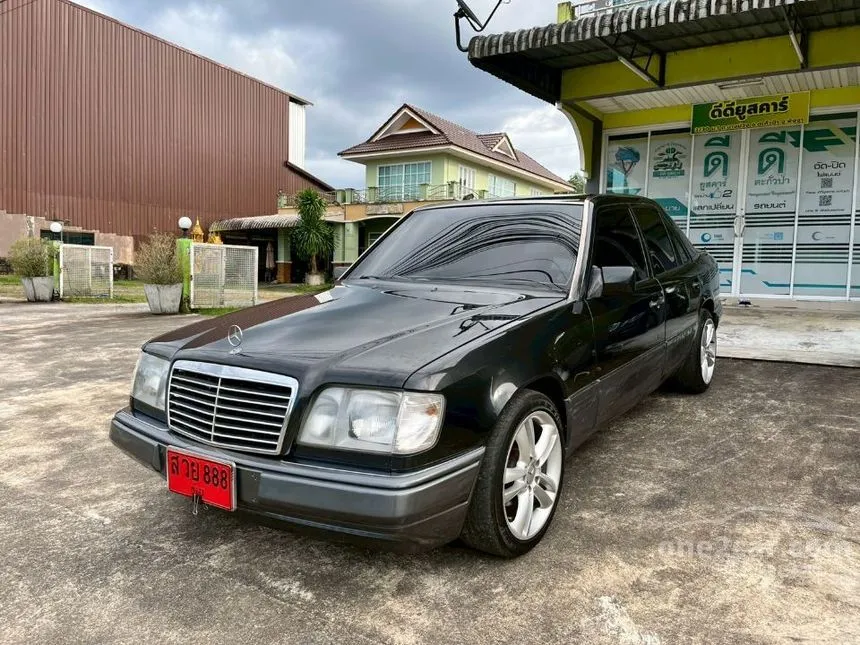 1993 Mercedes-Benz 220E Sedan