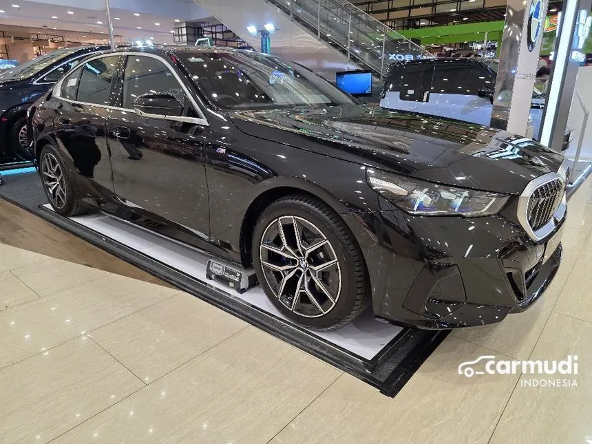 2025 BMW 520i M Sport Sedan