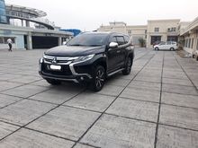 2018 Mitsubishi Pajero Sport 2.4 Dakar Ultimate SUV hitam kredit bisa dibantu