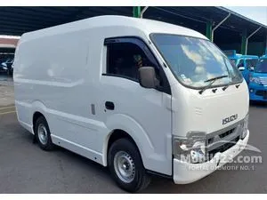 2025 Isuzu Traga 2.5 Blindvan Van