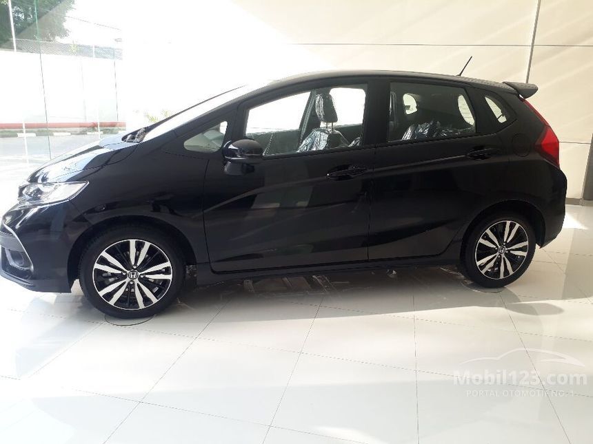 mobil honda jazz hitam