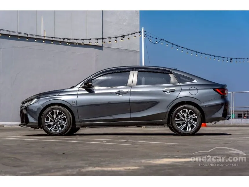 2023 Toyota Yaris Ativ Premium Luxury Sedan