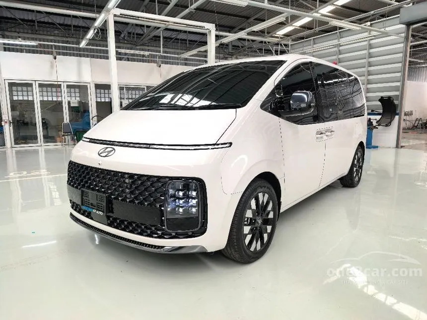 2024 Hyundai Staria Premium Van