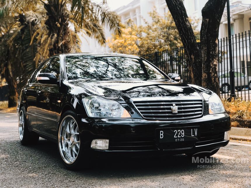 Jual Mobil Toyota Crown 2005 Royal Saloon Full 3.0 di Banten Automatic ...