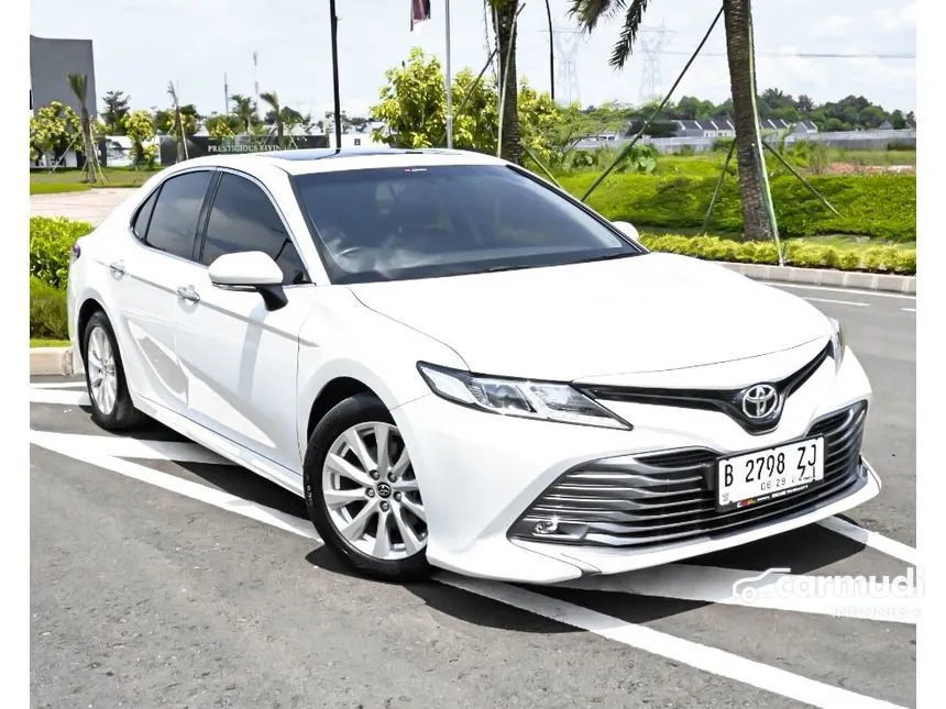 2019 Toyota Camry V Sedan