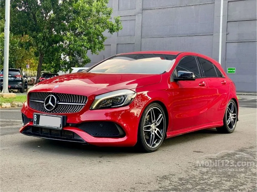 2015 Mercedes-Benz A200 Urban Hatchback