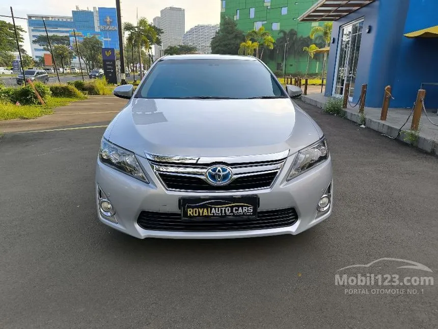 2012 Toyota Camry Hybrid Sedan