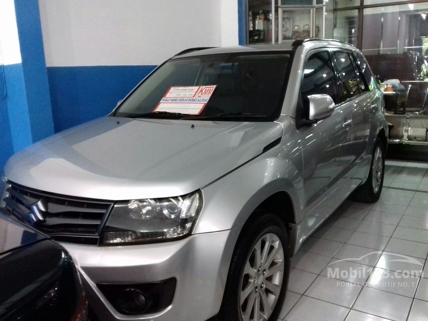 Jual Mobil  Suzuki  Grand  Vitara  2012 2 4 2 4 di Bali  Manual 