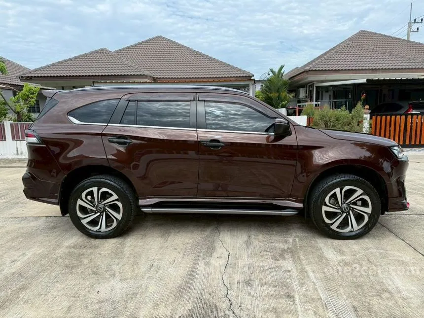 2021 Isuzu MU-X Ultimate SUV