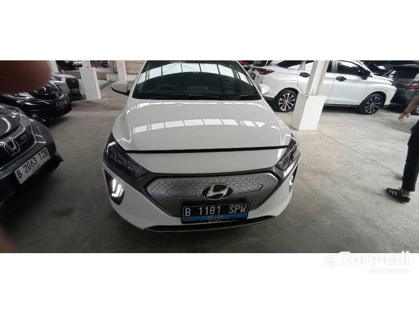 2021 Hyundai IONIQ Electric Signature Fastback