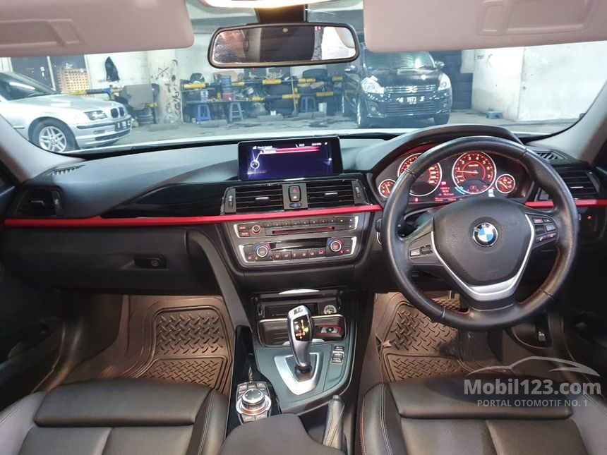 Jual Mobil  BMW  320i  2013  Sport 2 0 di DKI Jakarta 