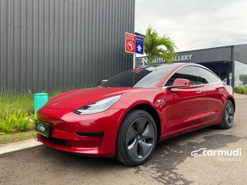 2019 Tesla Model 3 Standard Range Sedan