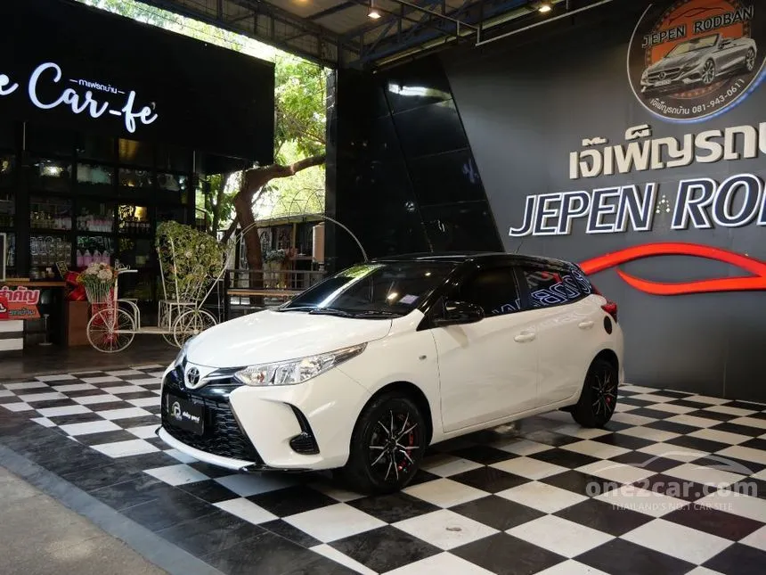2021 Toyota YARIS Entry Hatchback