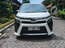 2017 Toyota Voxy 2.0 MPV putih ready