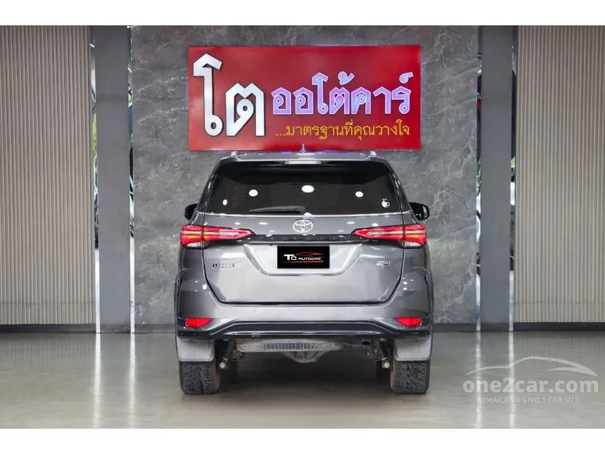 2022 Toyota FORTUNER Leader V SUV
