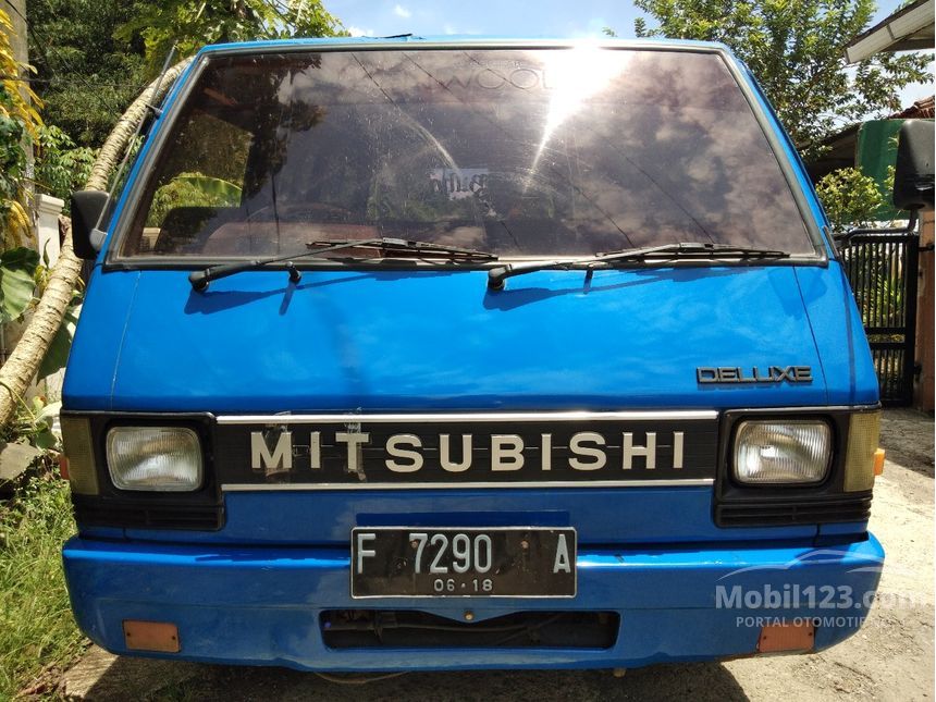 1991 Mitsubishi Colt L300 Deluxe Van