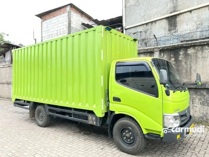 2018 Hino Dutro Trucks