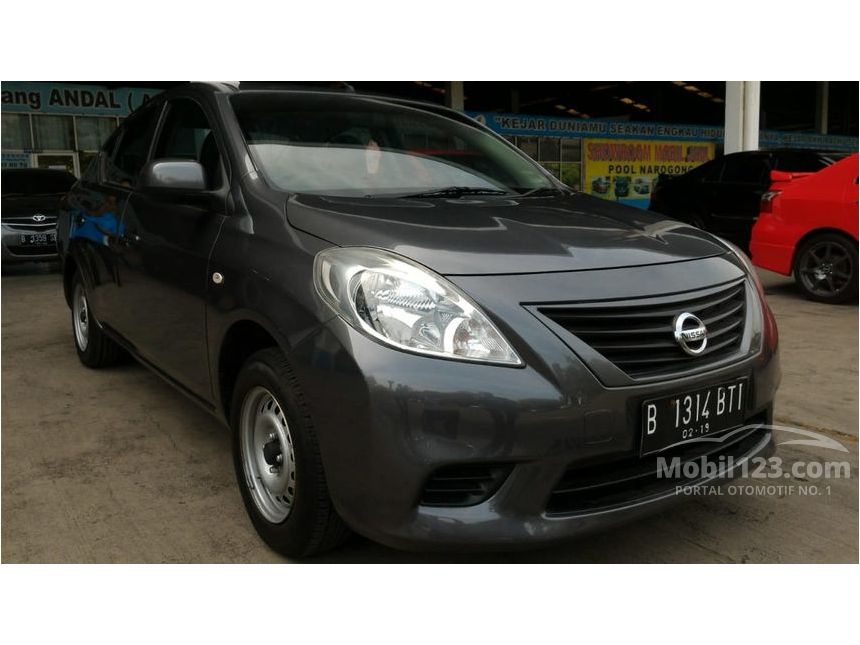 Cocokkah Nissan Almera Dijadikan Sebagai Taksi Online Kompasiana Com