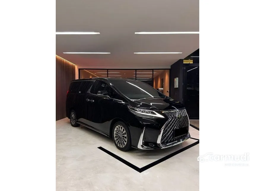 2022 Lexus LM 350 7 Seater MPV