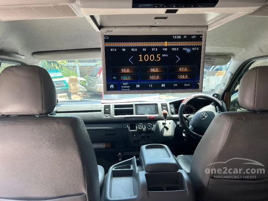 2009 Toyota Ventury V Van