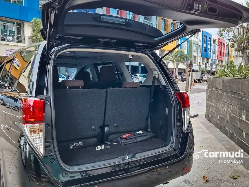 2022 Toyota Kijang Innova V MPV