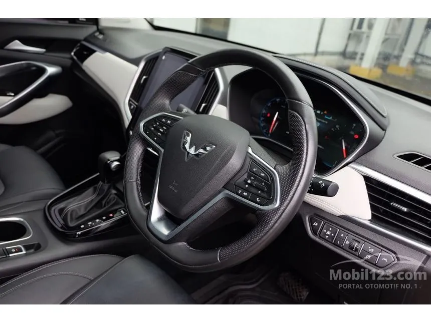 2021 Wuling Almaz RS Exclusive 7 Seater SUV