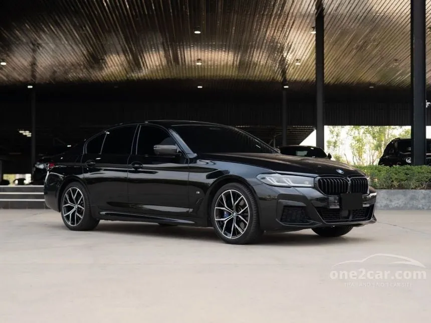 2022 BMW 530e M Sport Sedan