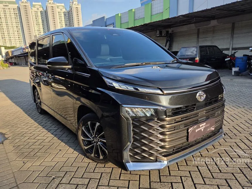 2025 Toyota Voxy (Non Premium Color) MPV
