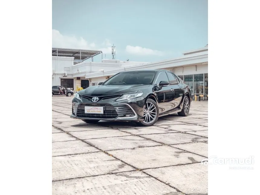 2022 Toyota Camry V Sedan