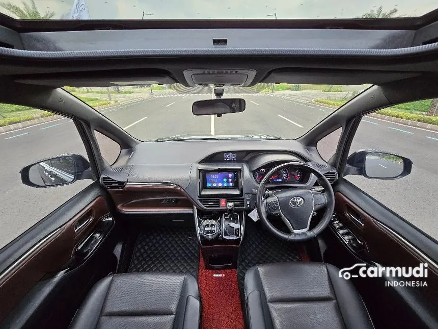 2018 Toyota Voxy MPV