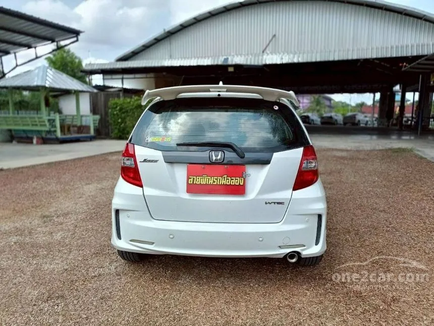 2013 Honda JAZZ SV Hatchback