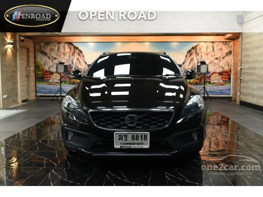 2017 Volvo V40 D4 Cross Country Wagon