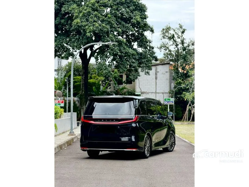 2024 Lexus LM 350h 4 Seater MPV