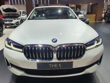 2020 BMW 530i 2.0 M Sport Sedan BMW 530i Opulence 2021. Ready STOCK.