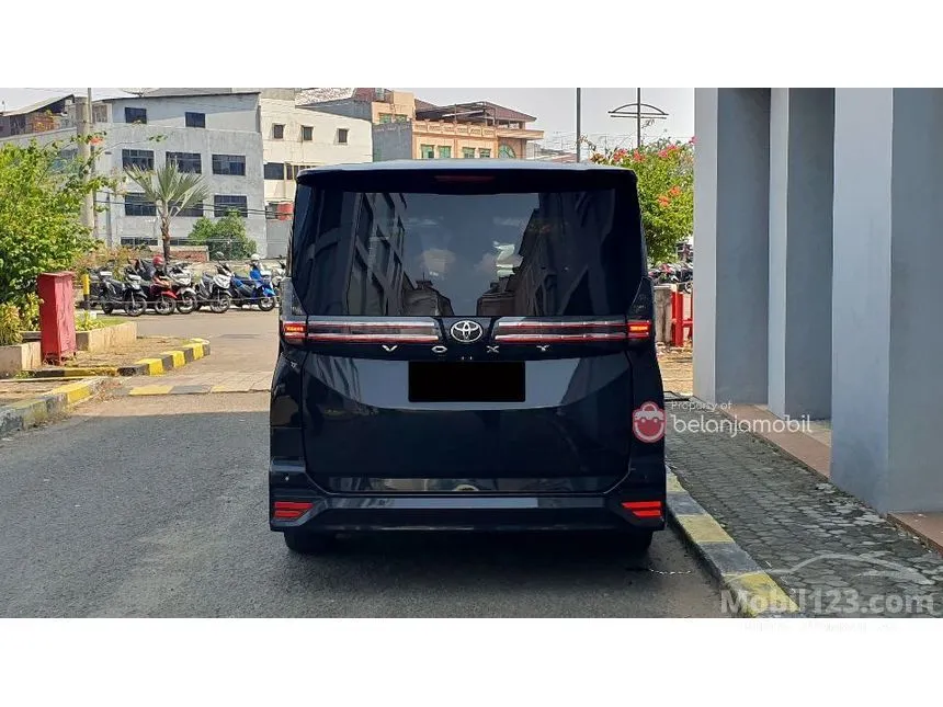 2022 Toyota Voxy MPV