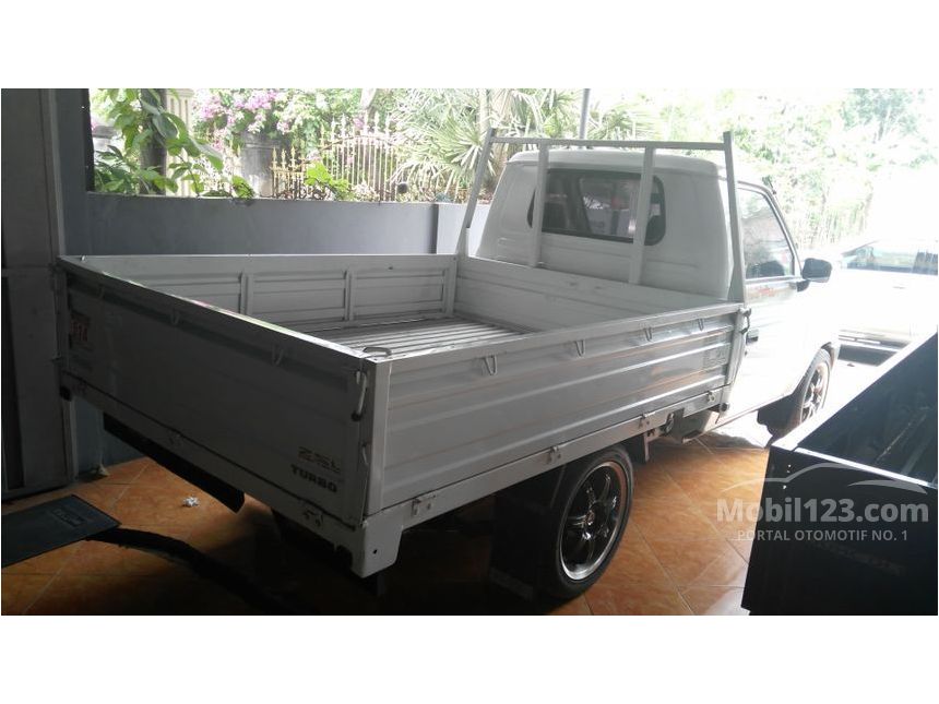 Jual Mobil  Isuzu  Panther  2004 2 5 Pick Up  Diesel 2 5 di 