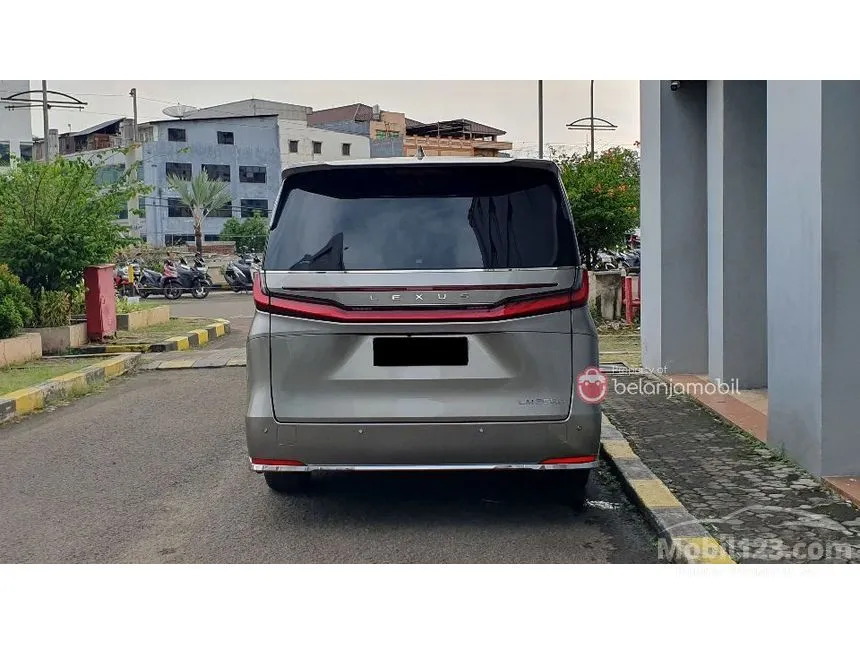 2025 Lexus LM 350h 4 Seater MPV