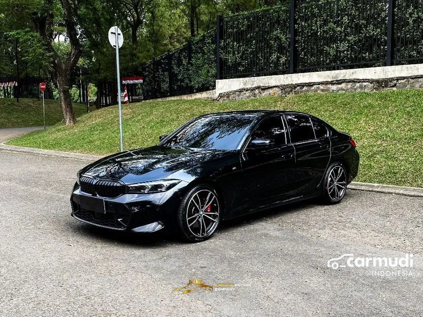 Jual Mobil BMW 330i 2023 M Sport Pro 2.0 di Banten Automatic Sedan Hitam Rp 8.555.000.000