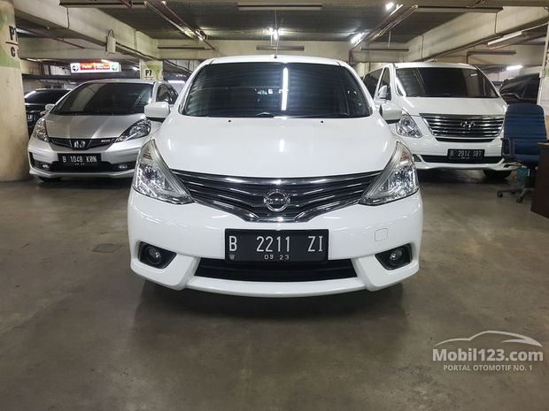 Nissan Grand Livina XV Mobil bekas dijual di Indonesia 